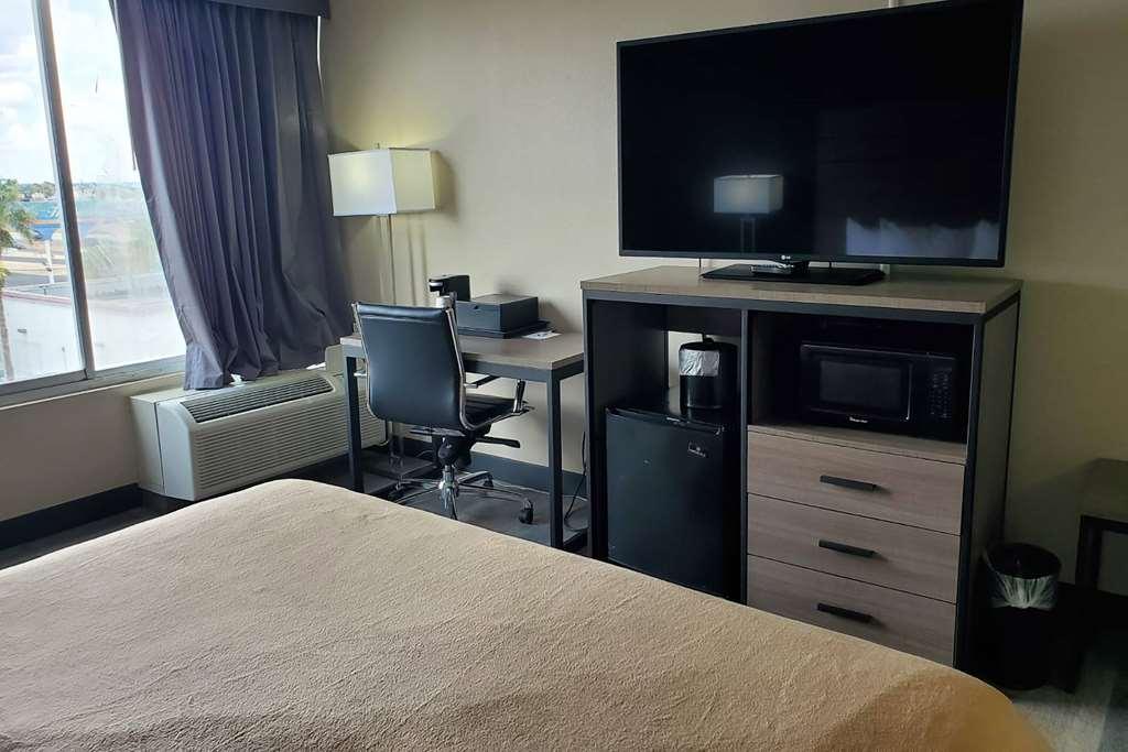 Baymont By Wyndham Laredo Hotel Kamer foto